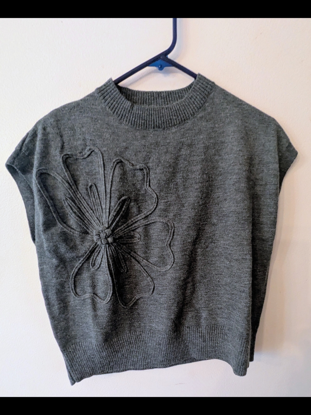Women’s Gray Floral Knit Sweater Vest L